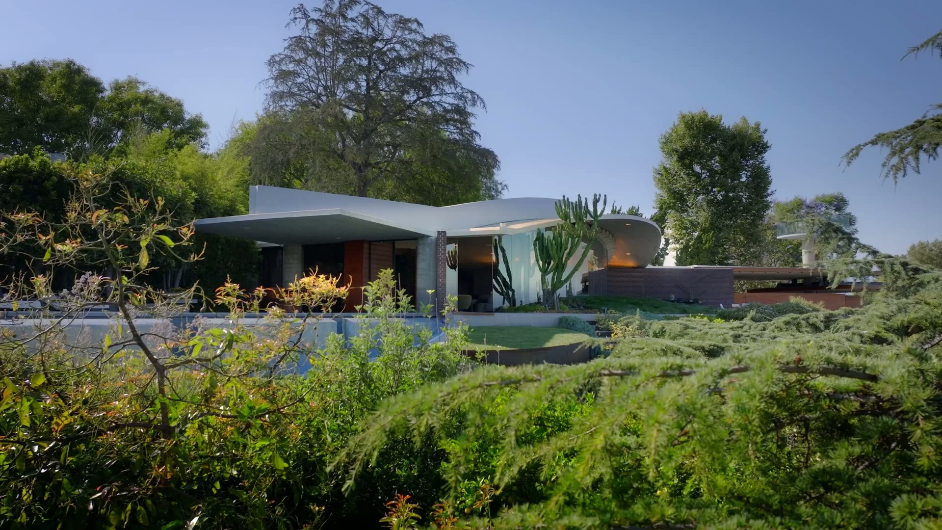 Silvertop House — project still 4