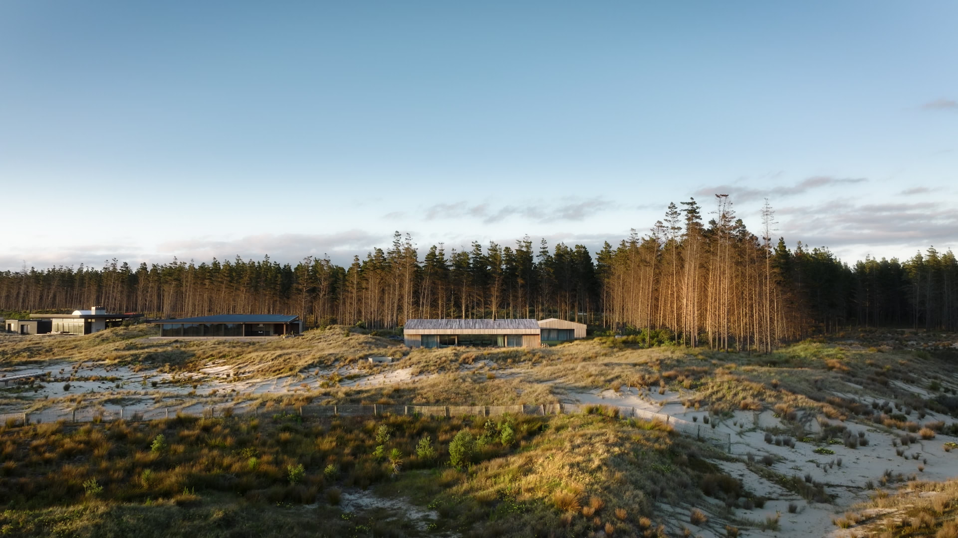 Te Arai Beach House — still 10